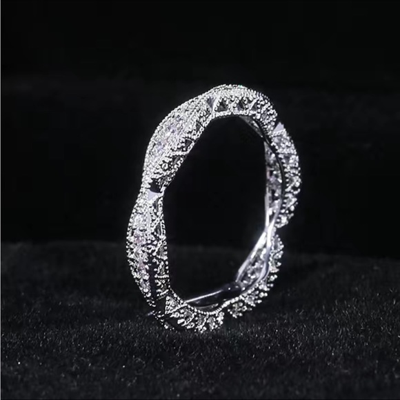 New Women’s 925 Silver Beautiful Band Diamond Ring 💍 - Picture 5 of 5